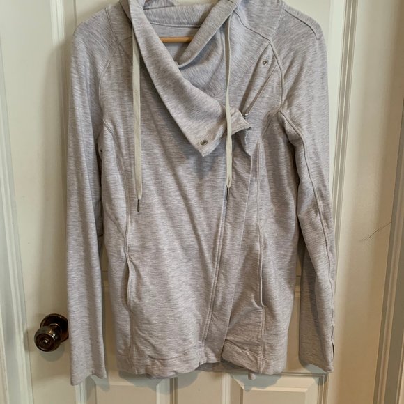 Lululemon Cocoon Wrap Jacket, Asymmetrical zip, size 4 - Picture 1 of 6